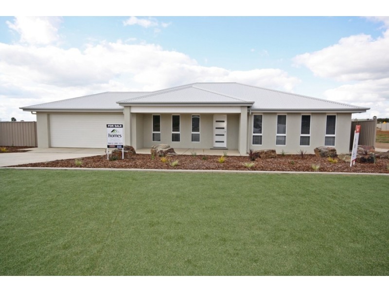 8 Preston Crescent, Lloyd NSW 2650
