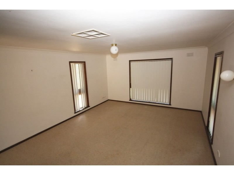 14 Churchill Av, Wagga Wagga NSW 2650