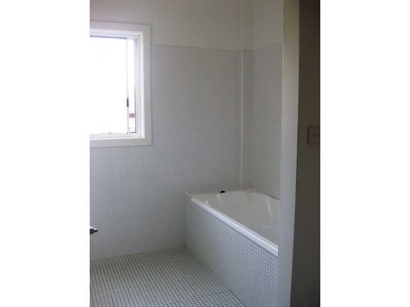 20 Andrews Ave, Wagga Wagga NSW 2650