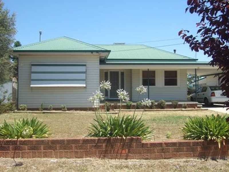 30 Ceduna Street, Wagga Wagga NSW 2650
