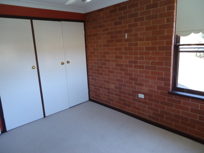 2/58 Pugsley Ave, Wagga Wagga NSW 2650