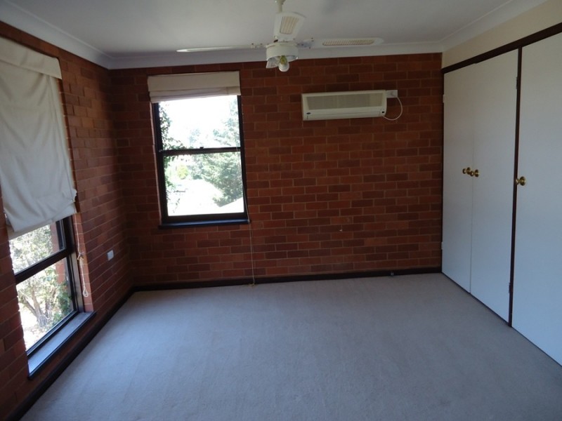 2/58 Pugsley Ave, Wagga Wagga NSW 2650