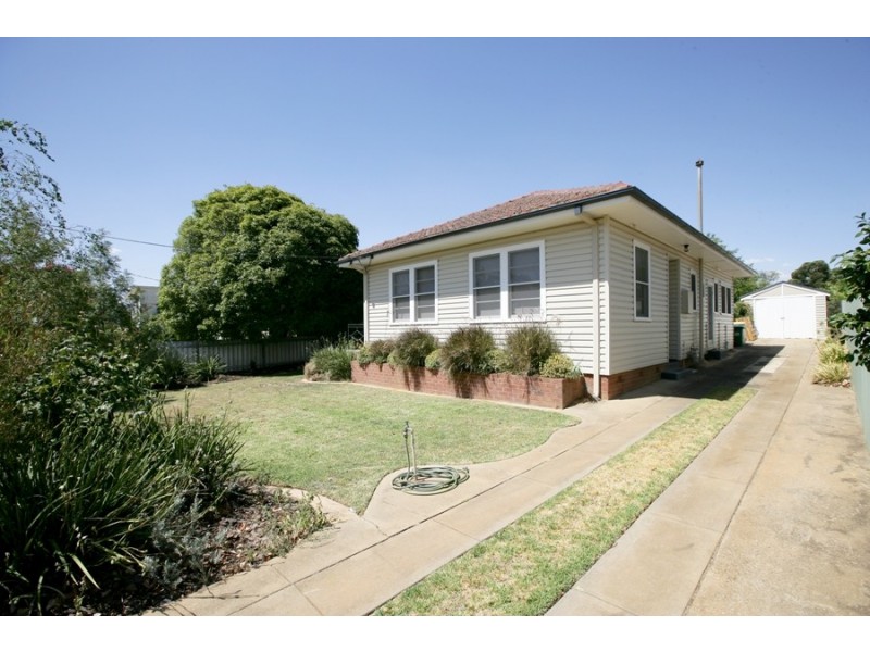 31 Heath Street, Turvey Park NSW 2650