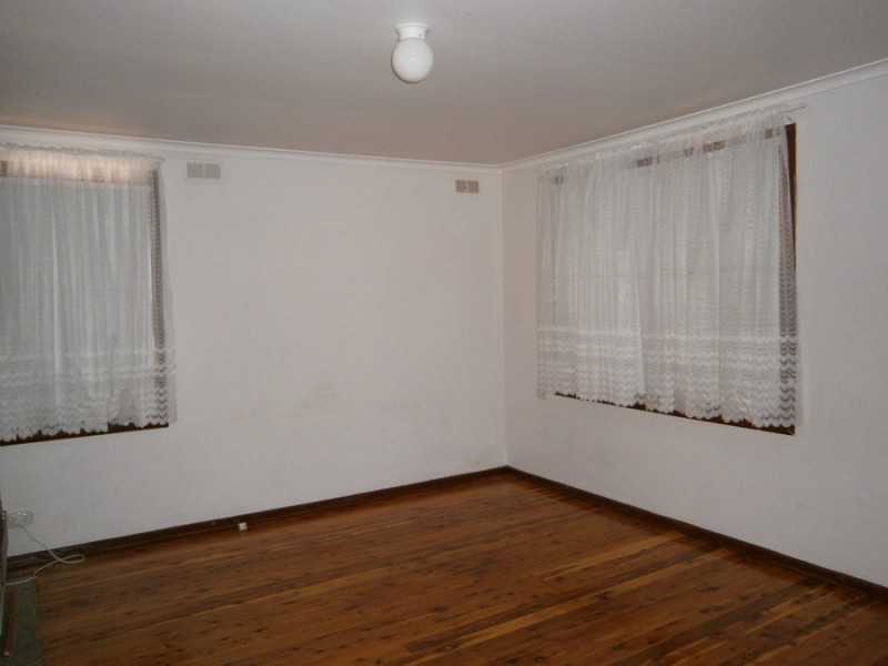 42 Bruce Street, Wagga Wagga NSW 2650