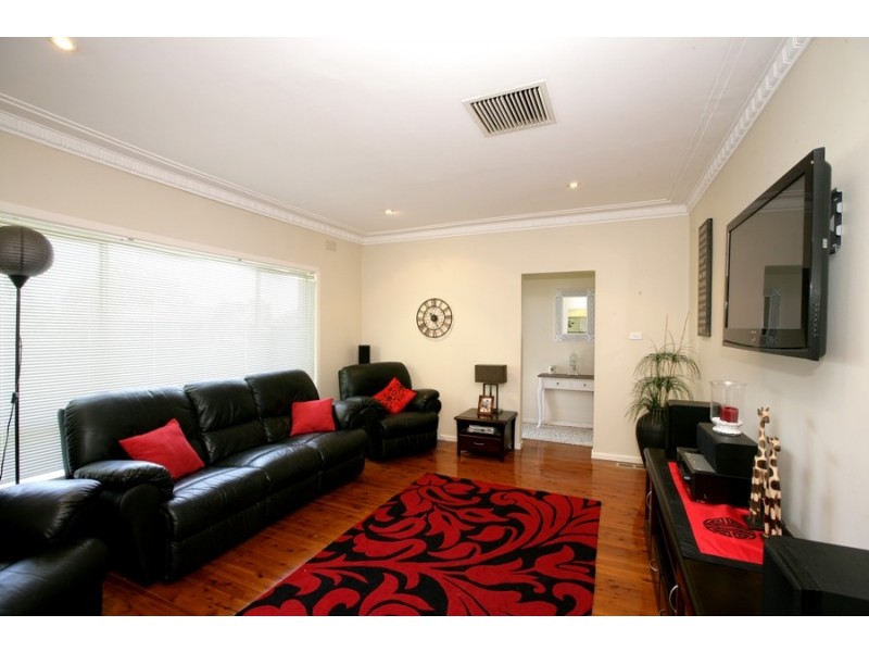 32 Anne Street, Tolland NSW 2650