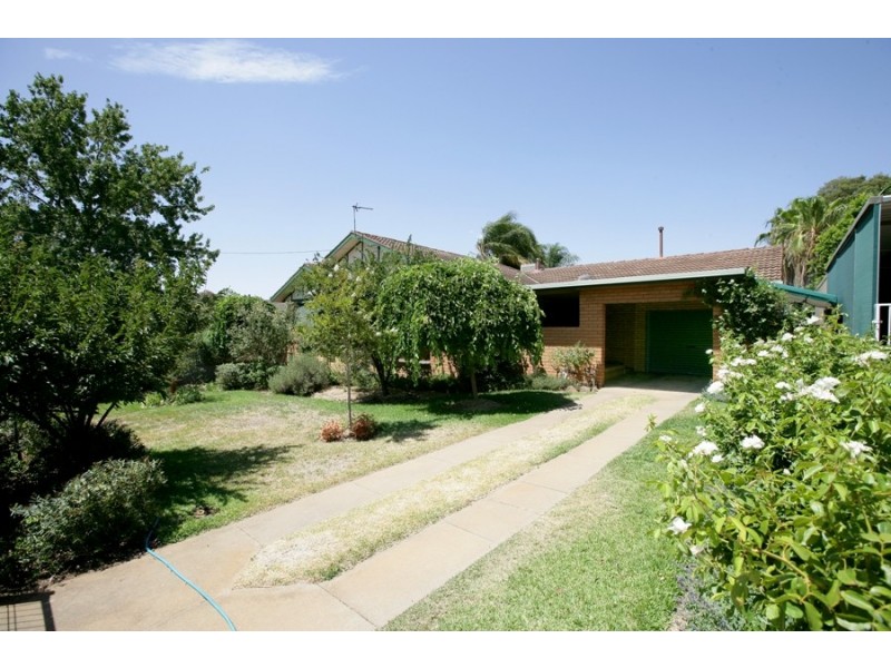 9 Macarthur Street, Ashmont NSW 2650