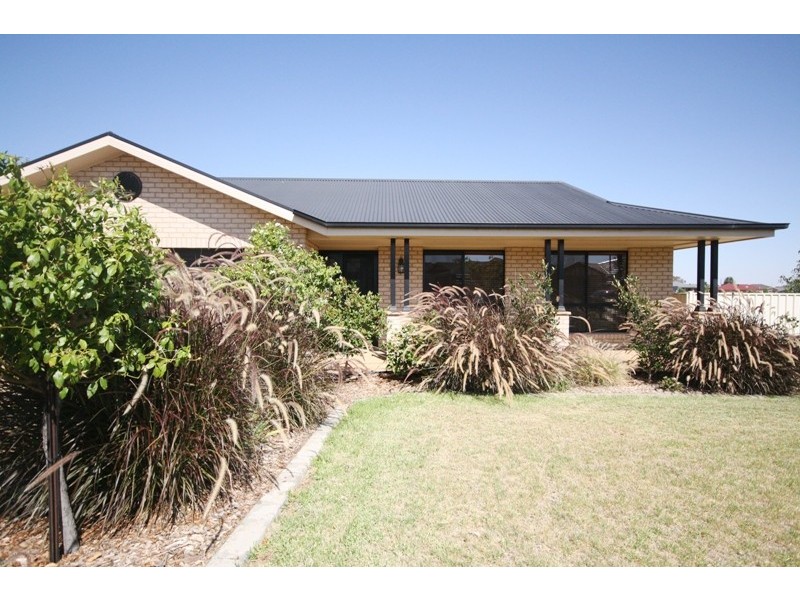 3 Havilah Place, Bourkelands NSW 2650