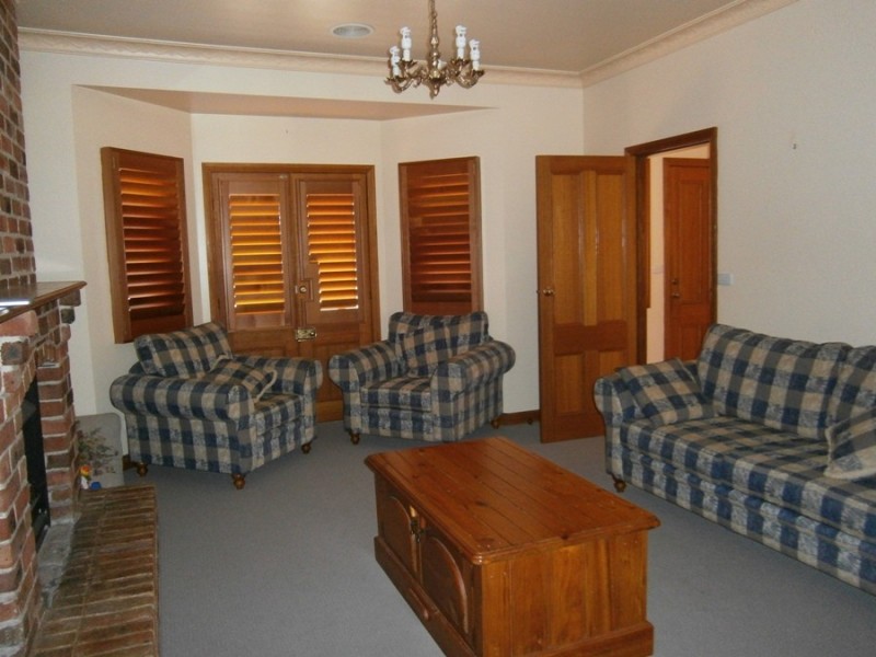 28 Amaroo St, Wagga Wagga NSW 2650
