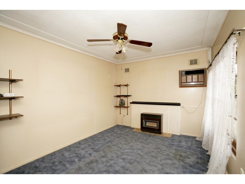 92 Fernleigh Road, Mount Austin NSW 2650