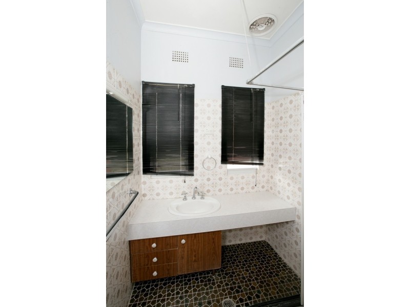 92 Fernleigh Road, Mount Austin NSW 2650