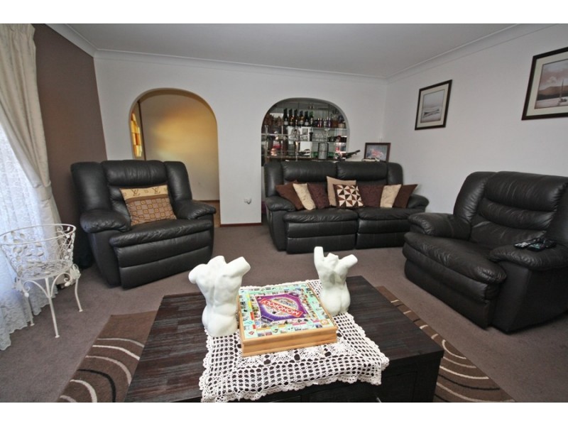 23 Melkin Avenue, Glenfield Park NSW 2650