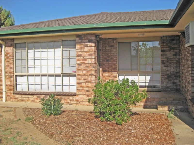 2/11 Wewak st, Wagga Wagga NSW 2650