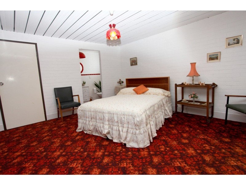 42 Henwood Avenue, Kooringal NSW 2650