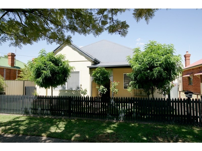 37 Murray Street, Wagga Wagga NSW 2650
