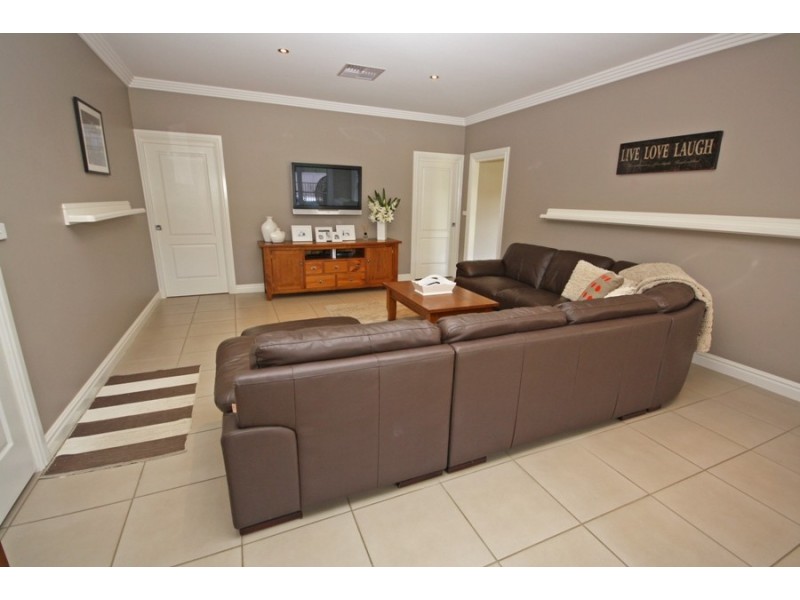 4 Genista Place, Springvale NSW 2650