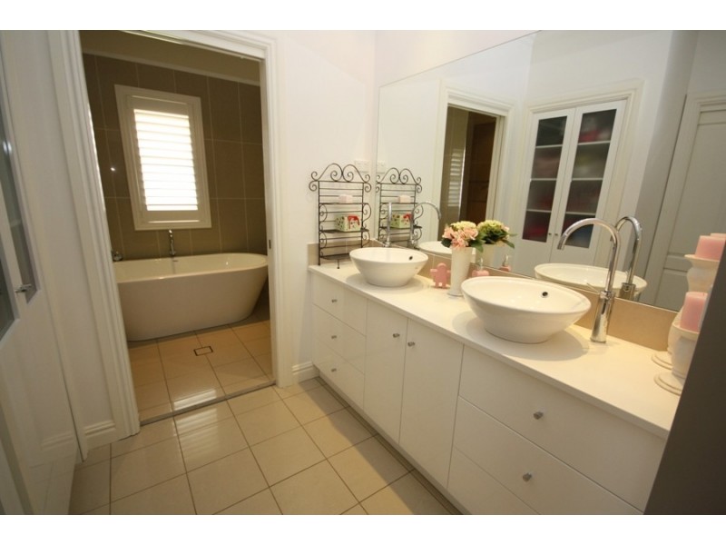 4 Genista Place, Springvale NSW 2650