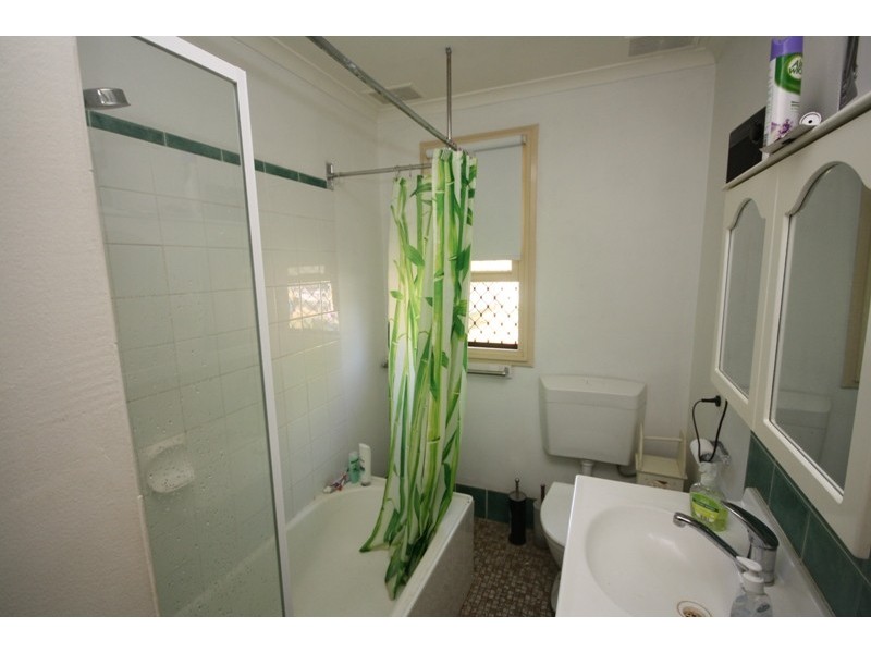 42 Bruce Street, Tolland NSW 2650