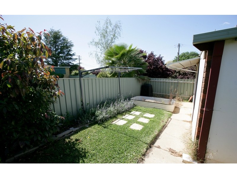 61 Red Hill Rd, Wagga Wagga NSW 2650