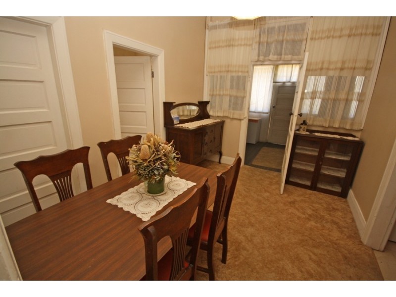 69 Simmons Street, Wagga Wagga NSW 2650