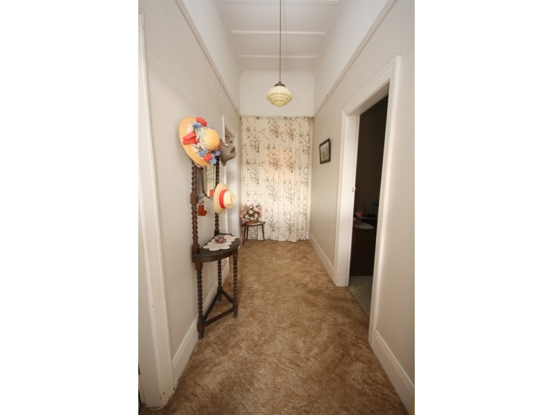 69 Simmons Street, Wagga Wagga NSW 2650