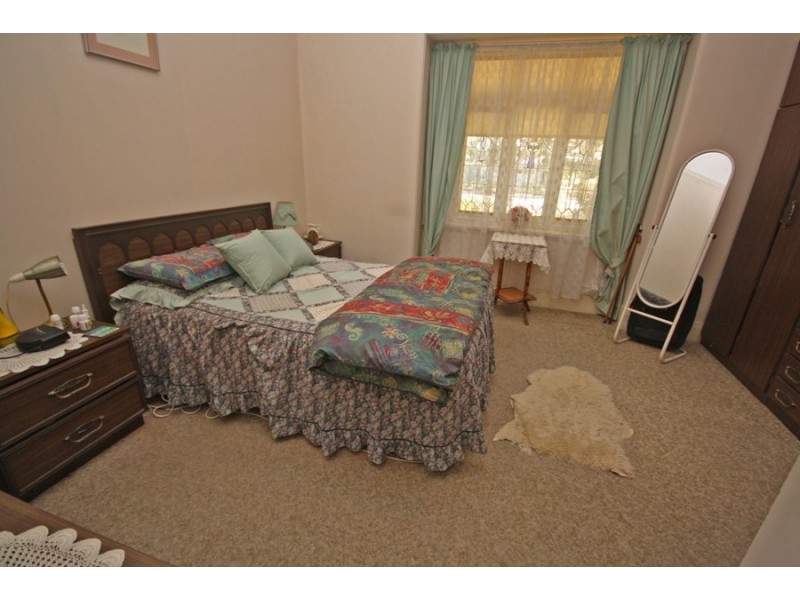 69 Simmons Street, Wagga Wagga NSW 2650