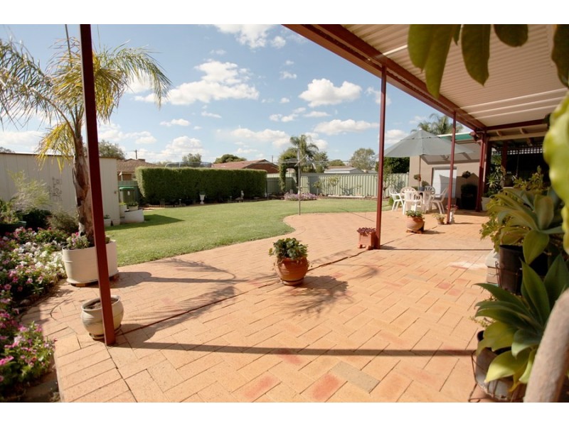 9 Loth Street, Ashmont NSW 2650