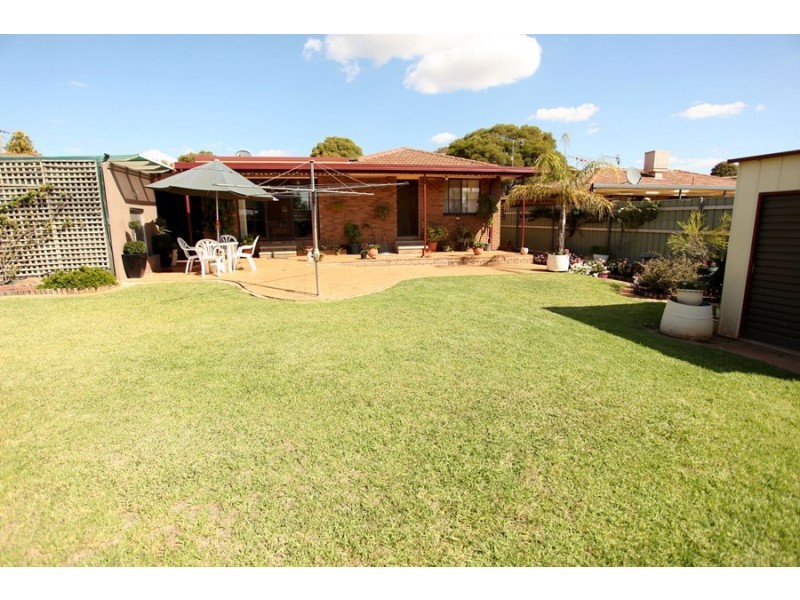 9 Loth Street, Ashmont NSW 2650