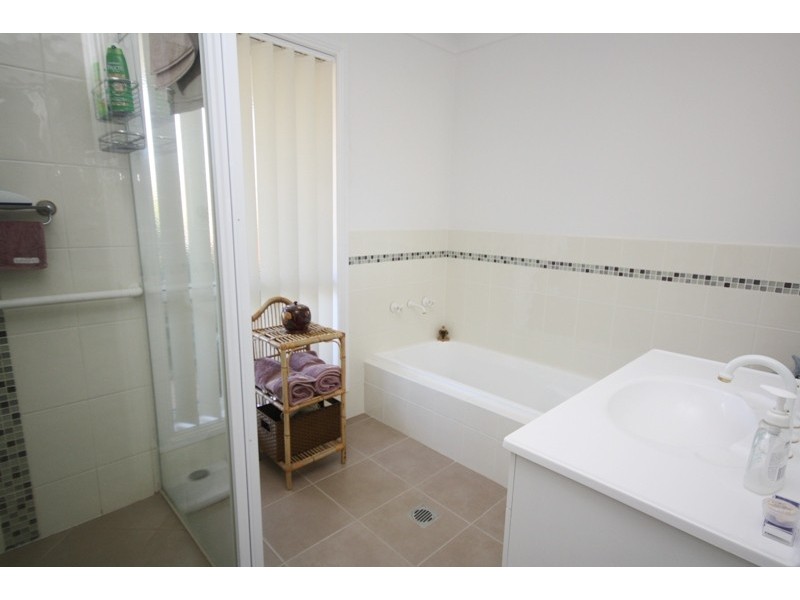 32 Swan Street, Ashmont NSW 2650