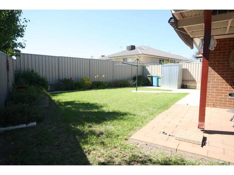 32 Swan Street, Ashmont NSW 2650