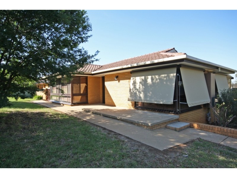 1 Topeka Cres, Wagga Wagga NSW 2650