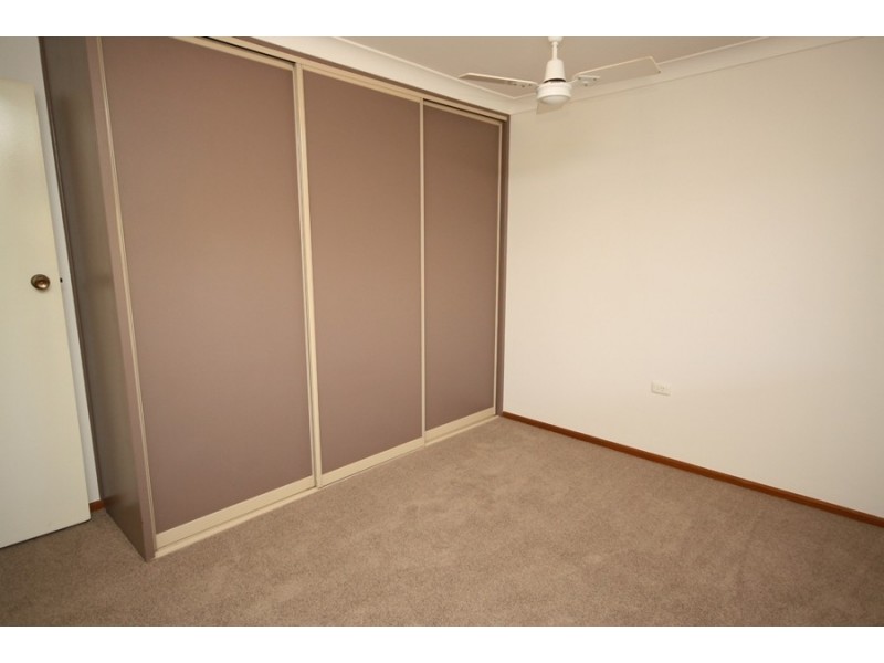 1 Topeka Cres, Wagga Wagga NSW 2650