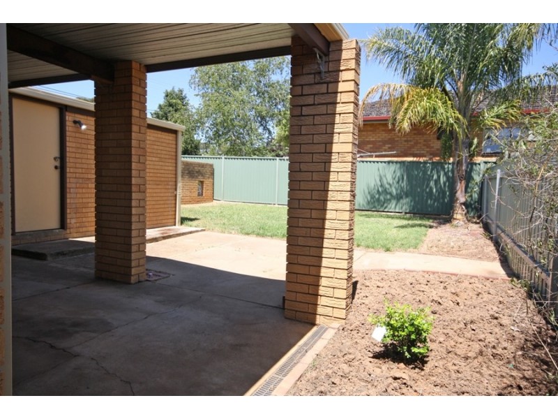 1 Topeka Cres, Wagga Wagga NSW 2650