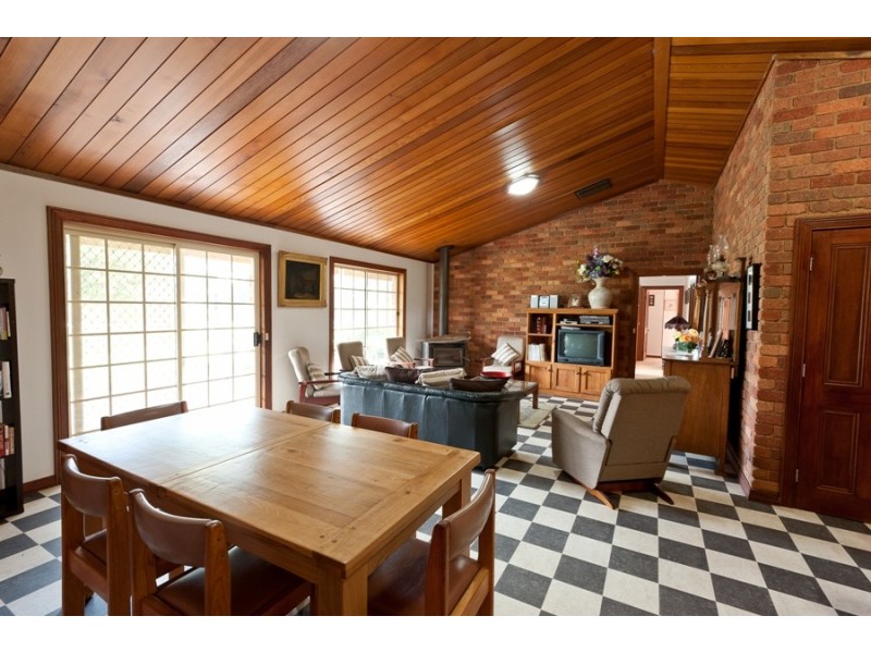 12 Gelston Park Road, Wagga Wagga NSW 2650