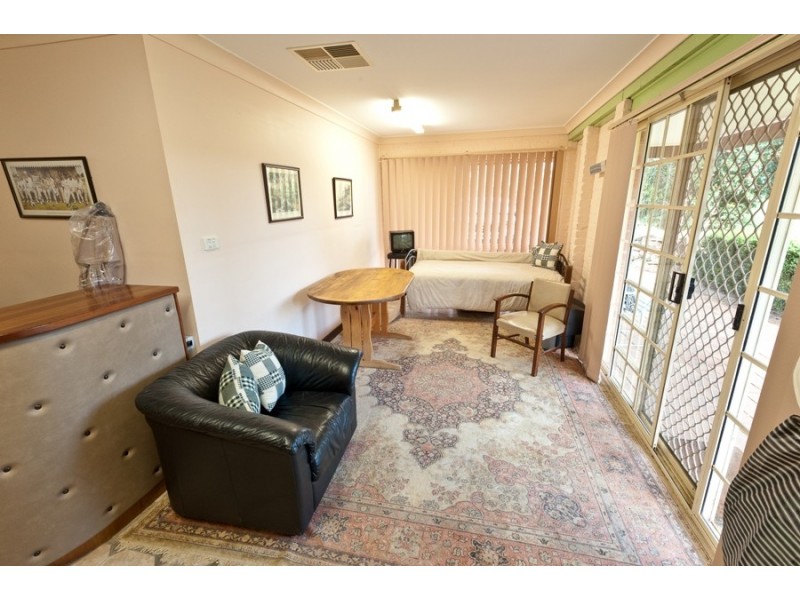 12 Gelston Park Road, Wagga Wagga NSW 2650