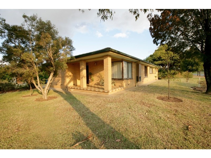 30 Dalman Parkway, Glenfield Park NSW 2650