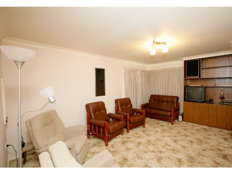 30 Dalman Parkway, Glenfield Park NSW 2650