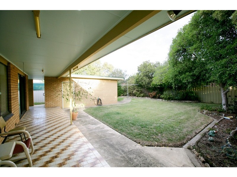 30 Dalman Parkway, Glenfield Park NSW 2650