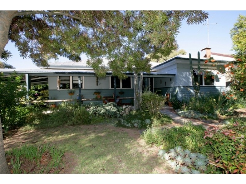 8 Smith Street, Forest Hill NSW 2651