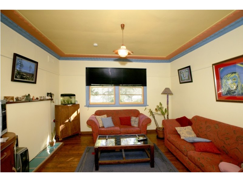 8 Smith Street, Forest Hill NSW 2651