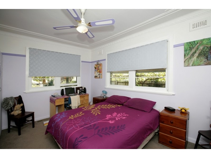 8 Smith Street, Forest Hill NSW 2651