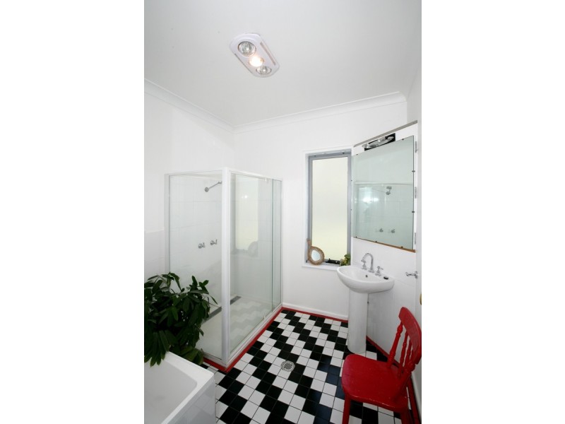 8 Smith Street, Forest Hill NSW 2651