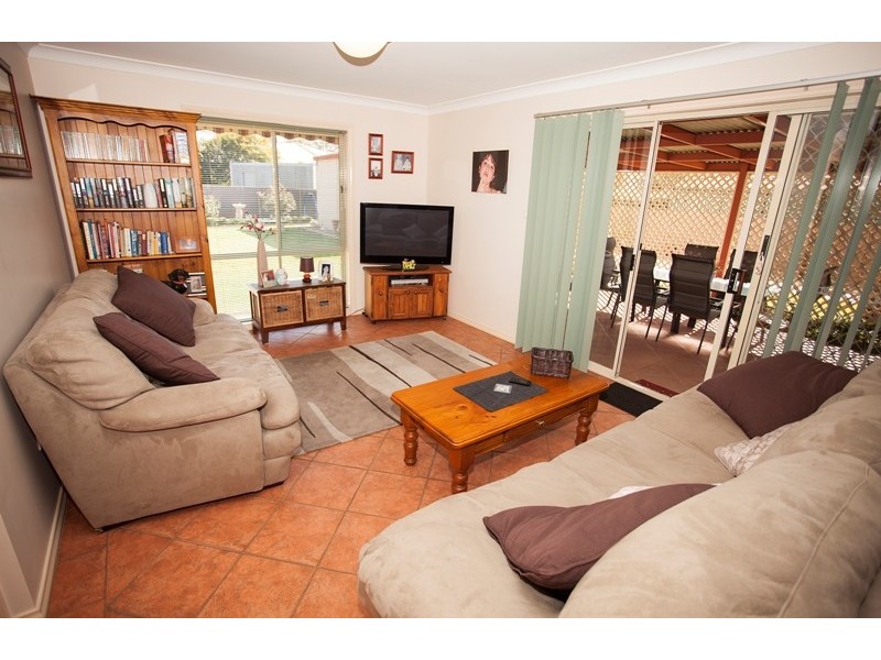 13 Karoom Drive, Glenfield Park NSW 2650