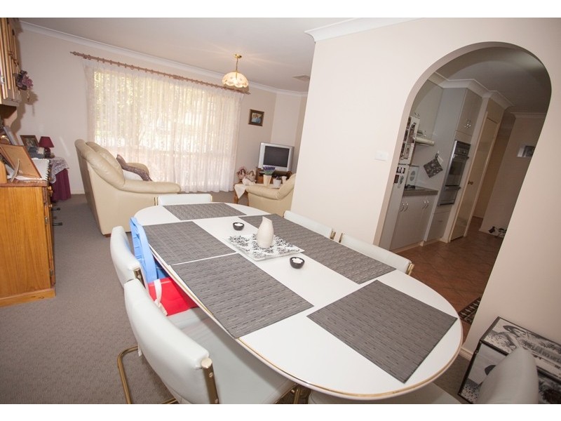 13 Karoom Drive, Glenfield Park NSW 2650