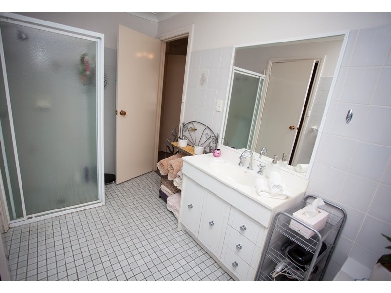 13 Karoom Drive, Glenfield Park NSW 2650