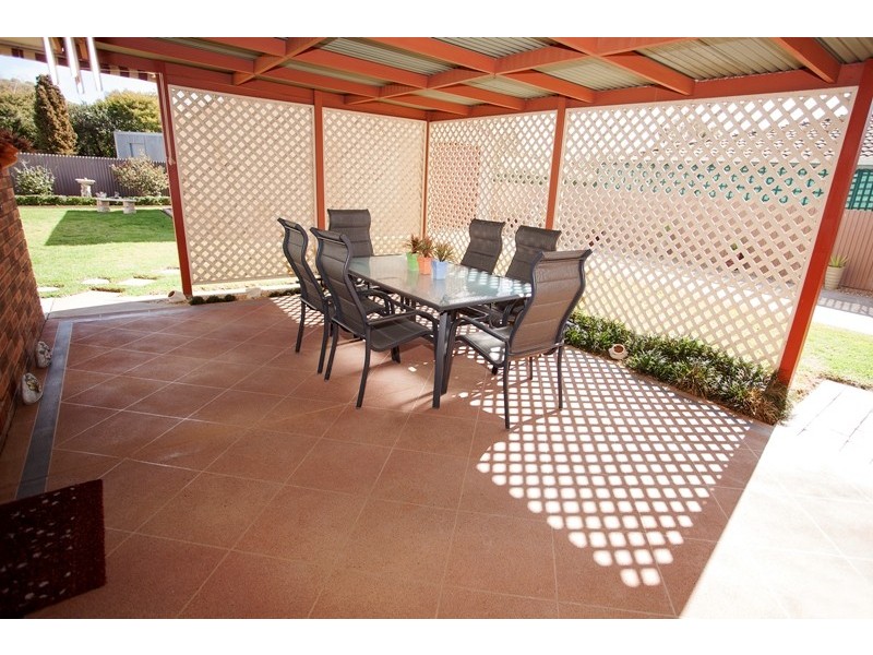 13 Karoom Drive, Glenfield Park NSW 2650