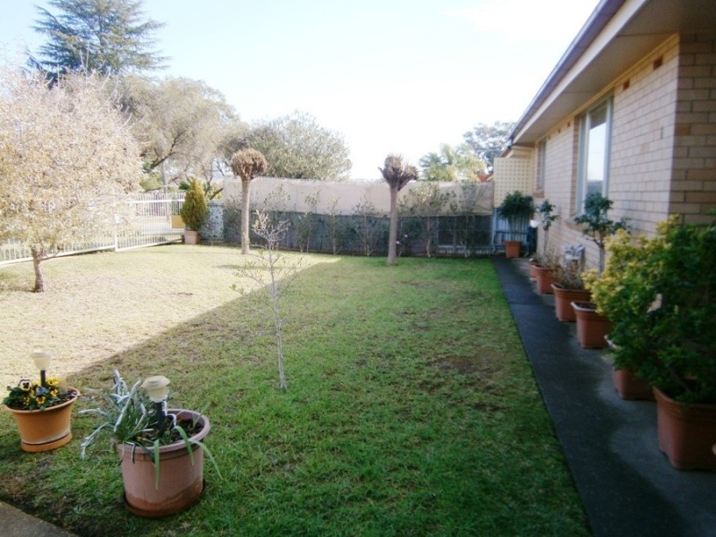1/3 Henschke Ave, Wagga Wagga NSW 2650