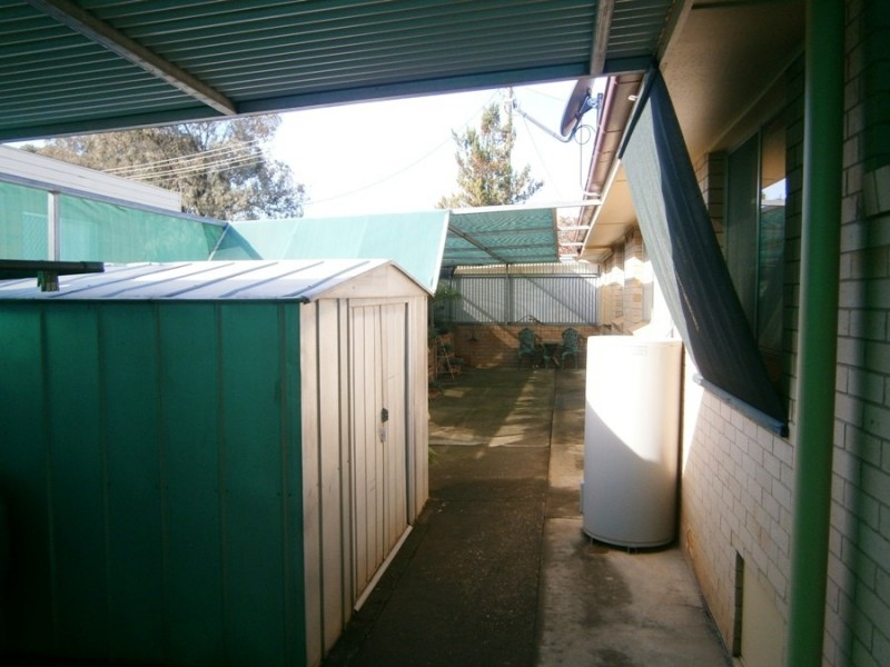 1/3 Henschke Ave, Wagga Wagga NSW 2650