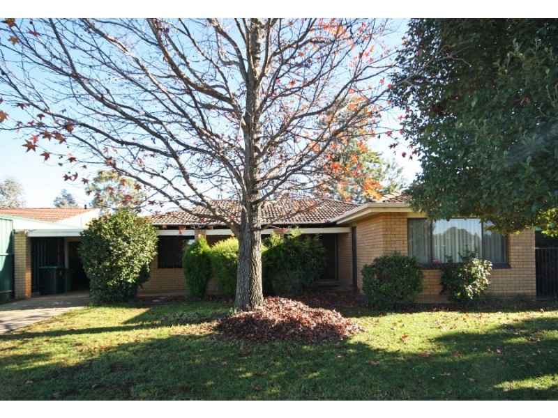 44 Vincent Road, Lake Albert NSW 2650