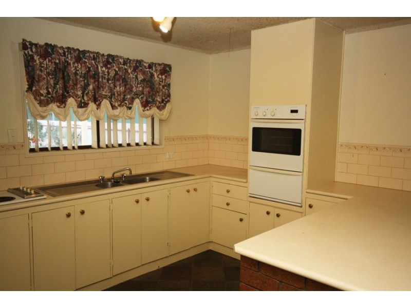 44 Vincent Road, Lake Albert NSW 2650