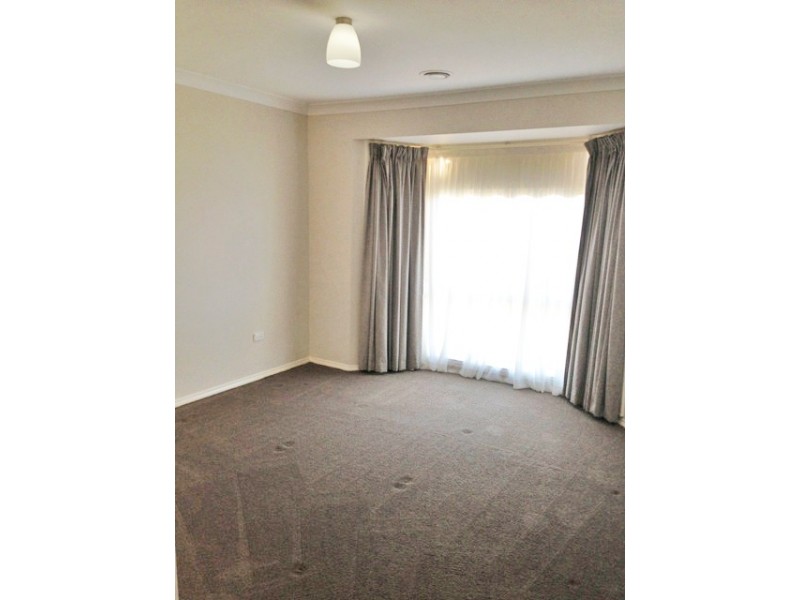 12 Wonkana Rd, Wagga Wagga NSW 2650